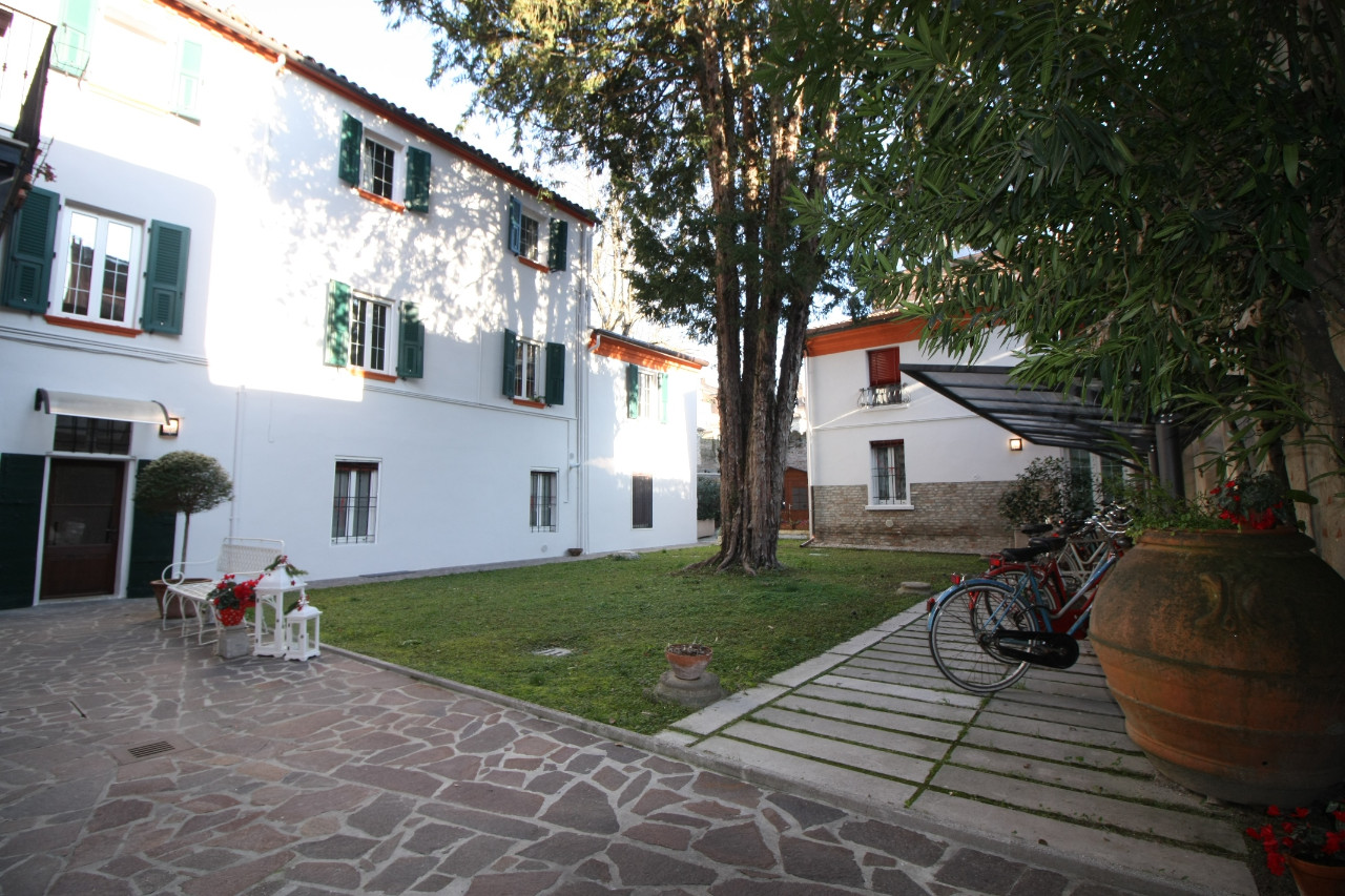  ferrara vendita quart: centro storico area-casa