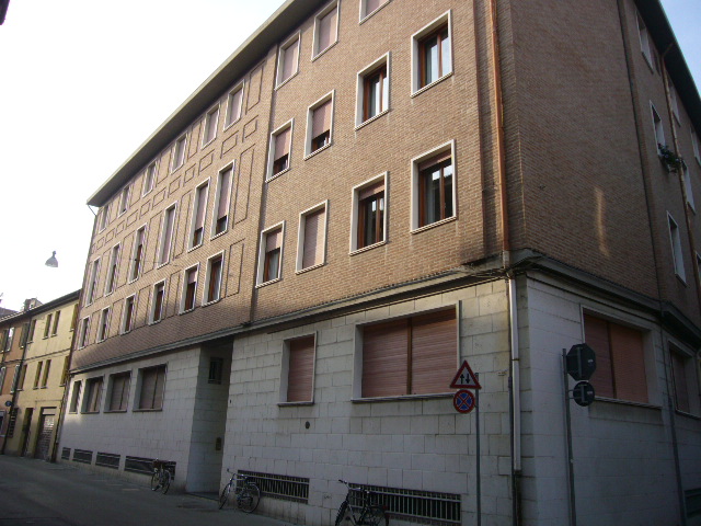  ferrara affitto quart: centro storico bozzolani-immobiliare