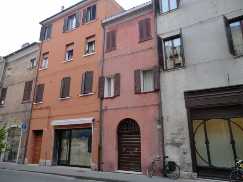  ferrara vendita quart: centro storico living studio immobiliare