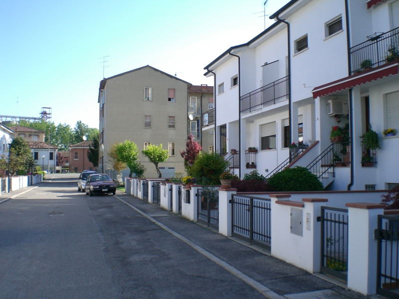  ferrara vendita quart: pontelagoscuro living-studio-immobiliare