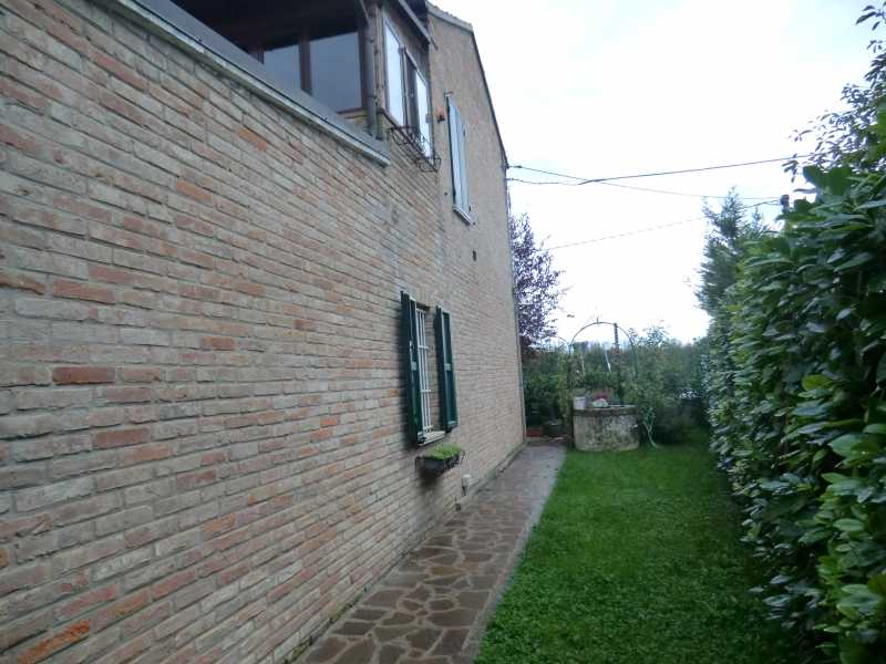 Villa Unifamiliare - Indipendente FERRARA vendita  Quartesana  LIVING STUDIO IMMOBILIARE