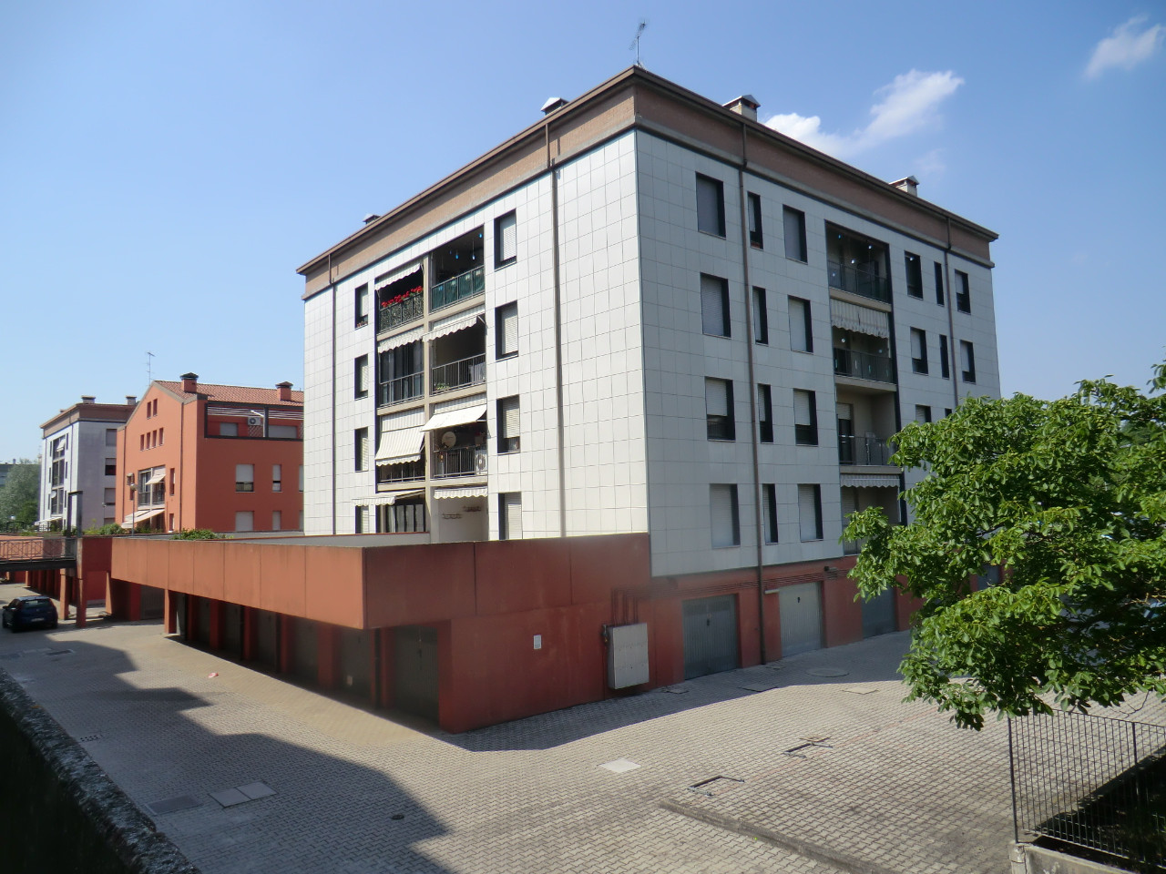  ferrara vendita quart: via bologna living studio immobiliare