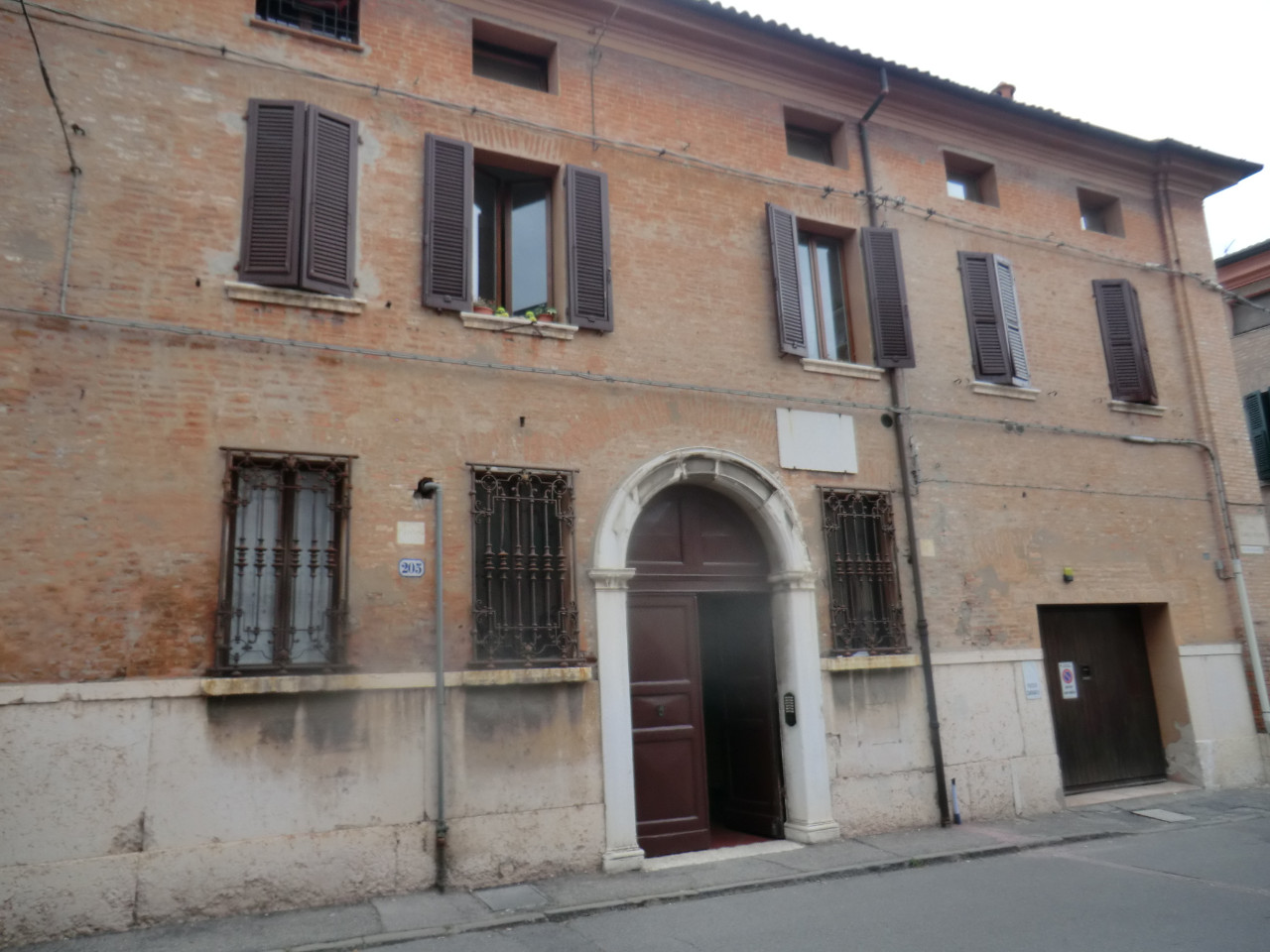  ferrara vendita quart: centro storico living studio immobiliare