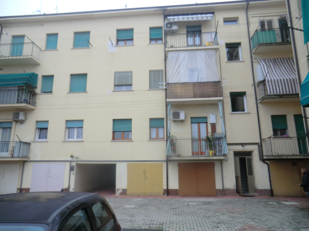 Appartamento FERRARA vendita  Via Bologna  LIVING STUDIO IMMOBILIARE