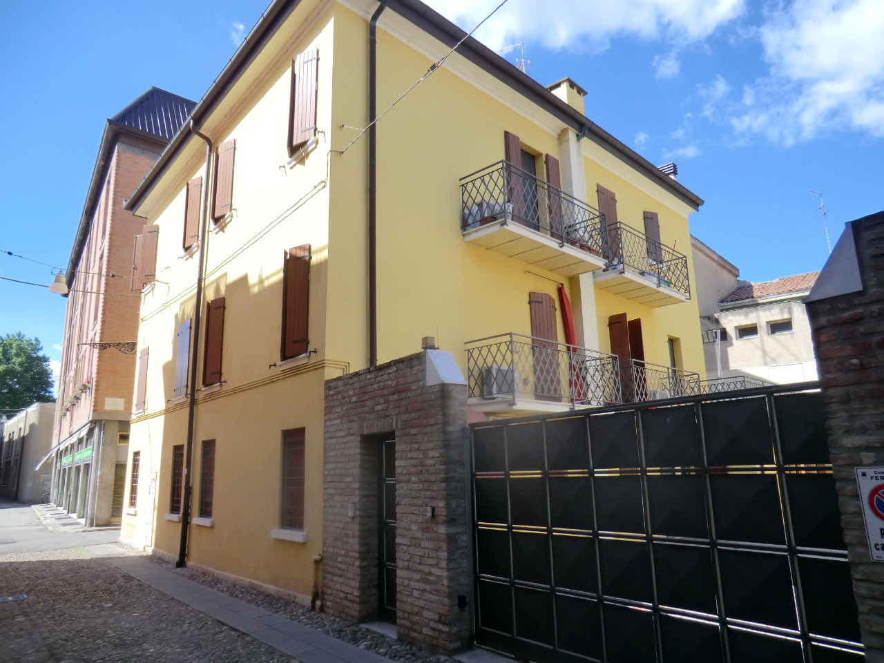 Appartamento FERRARA affitto  Centro Storico  LIVING STUDIO IMMOBILIARE