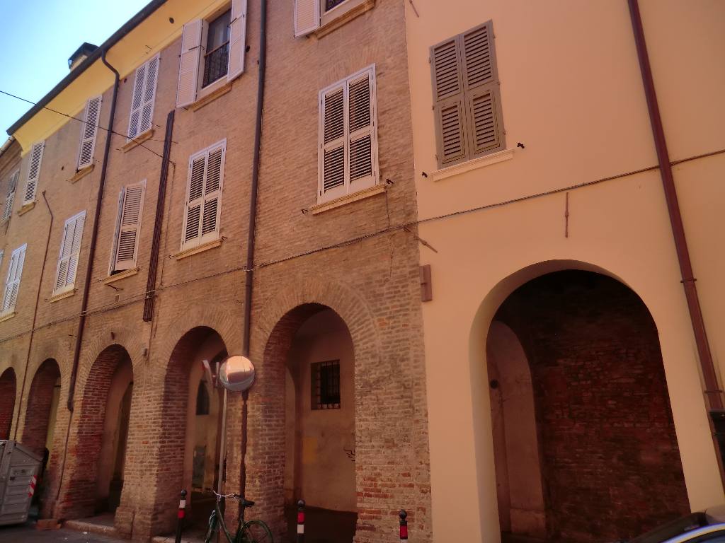 Appartamento FERRARA vendita  Centro Storico  LIVING STUDIO IMMOBILIARE