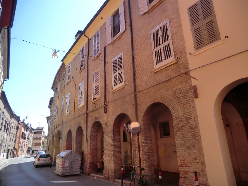  ferrara vendita quart: centro storico living-studio-immobiliare