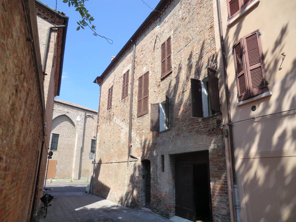 Appartamento FERRARA vendita  Centro Storico  LIVING STUDIO IMMOBILIARE