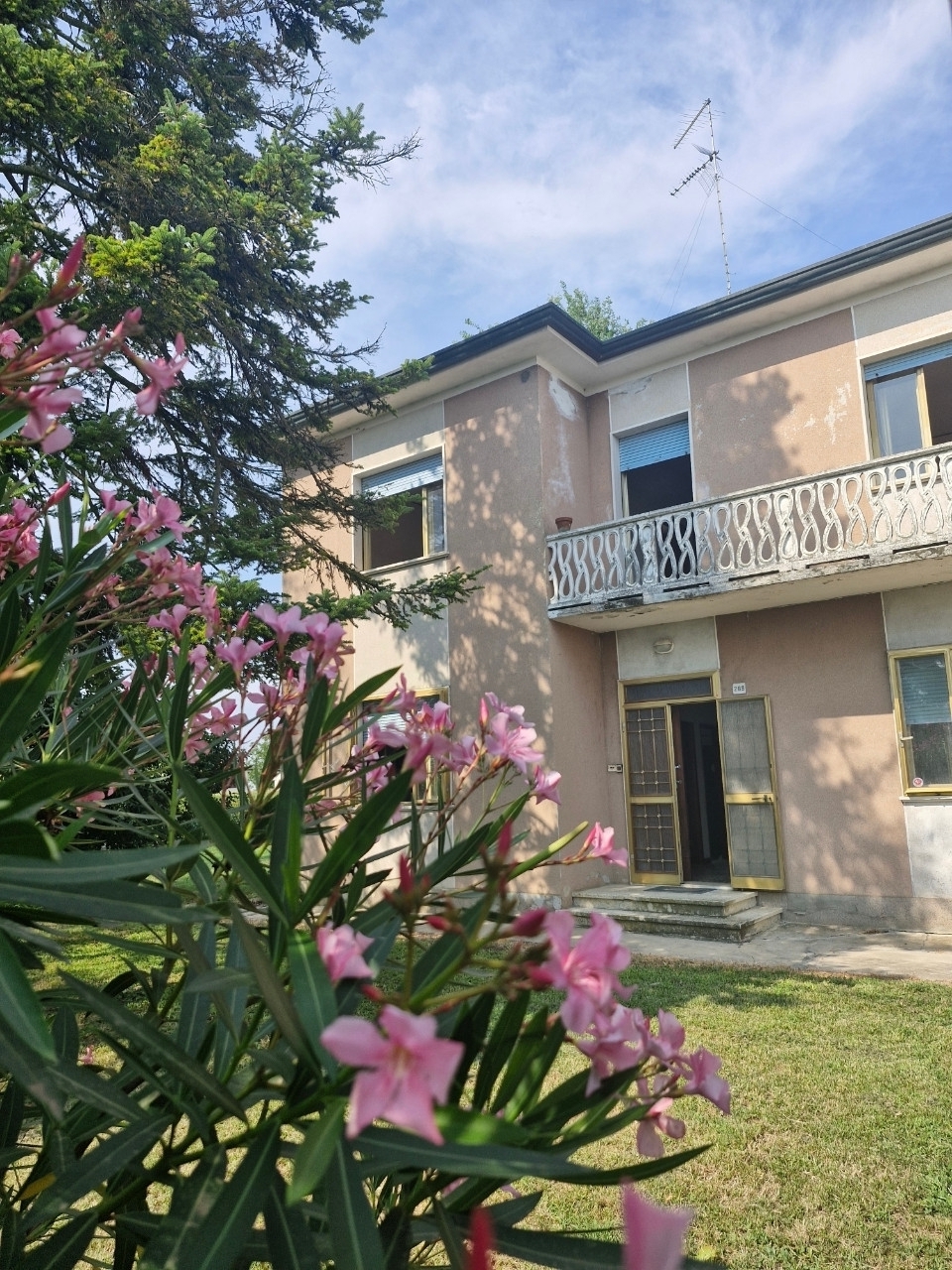 Casa Indip. in vendita Ferrara Zona S. Bartolomeo in bosco